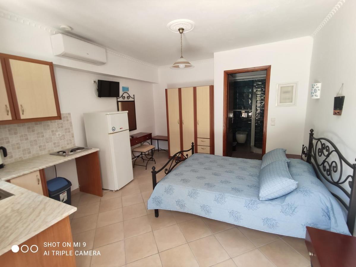 Leonidas Apartments Камари Экстерьер фото