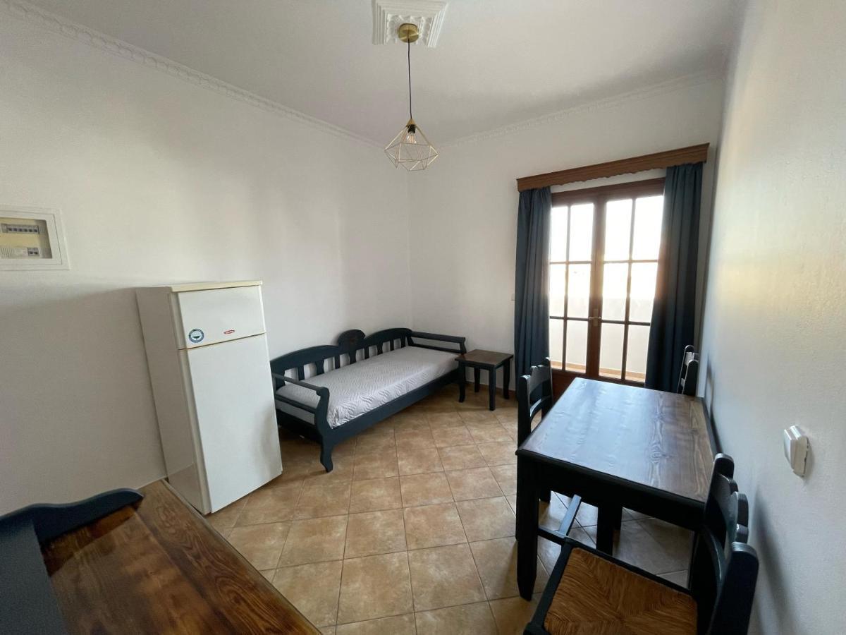 Leonidas Apartments Камари Экстерьер фото