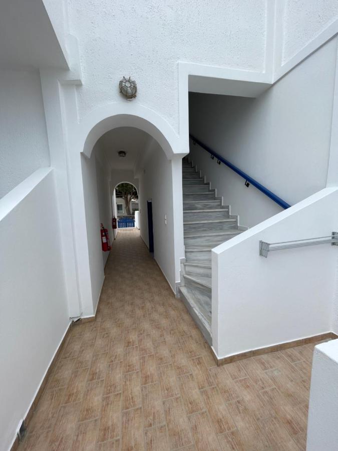 Leonidas Apartments Камари Экстерьер фото